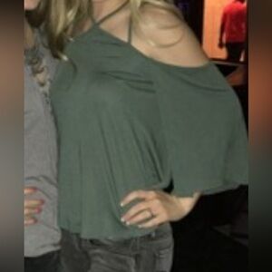 Lush off the shoulder criss cross top women’s size medium